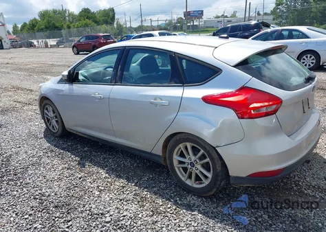 2016 Ford Focus Se z USA, uszkodzony, nr VIN 1FADP3K29GL234942